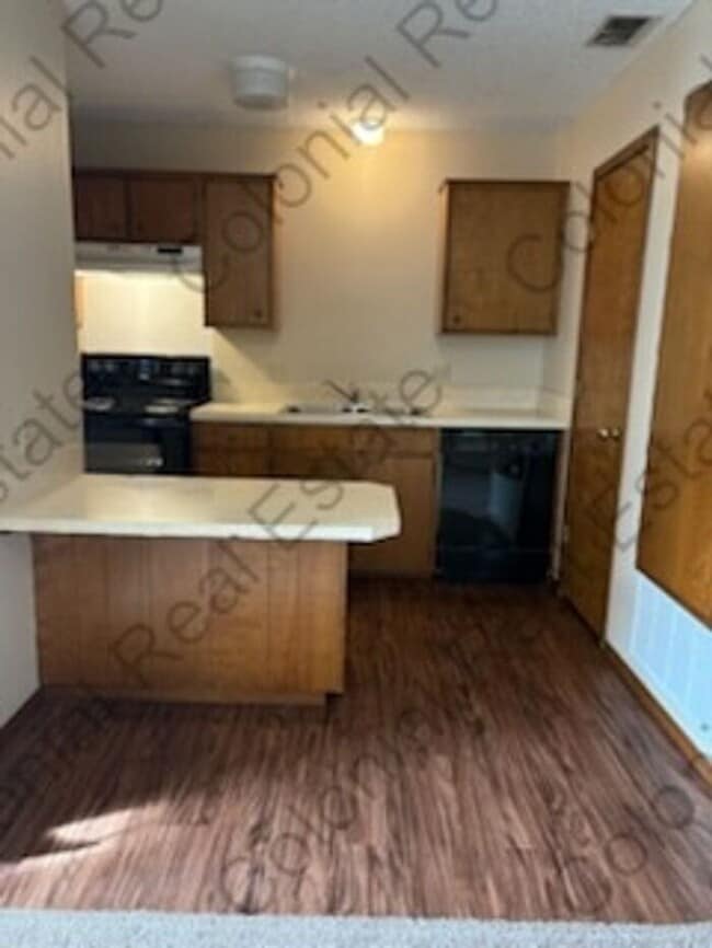 Photo - 1 bed 1 bath apartment w/ On site laundry ...