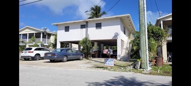 Street side unit A( Occupied) - 984 Gibraltar Rd Apartments Unit Gibralter B