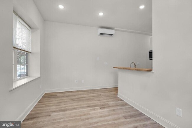 Photo - 2046 E Huntingdon St Unit 1F