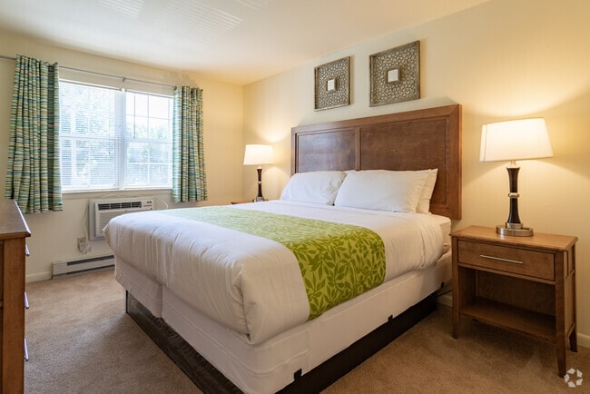 Bedroom - Manor House Apartments