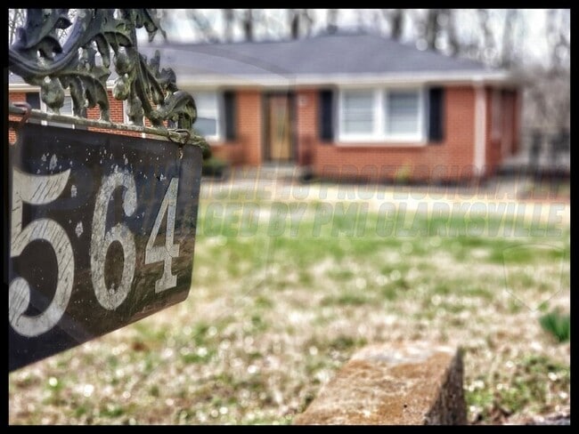564 Chesterfield Dr  