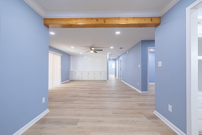 Photo - 707 Norwood Ln