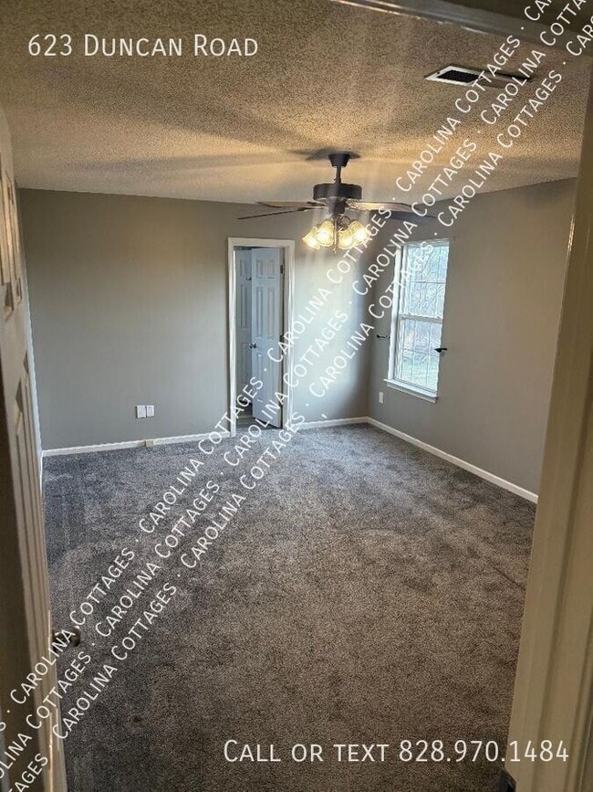 Photo - 623 Duncan Rd