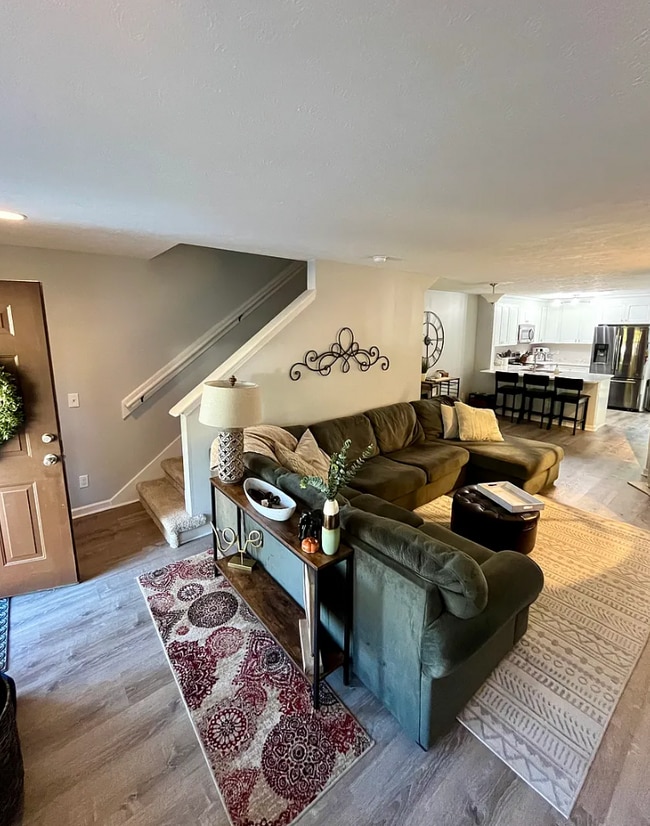 Photo - 580 Flintlock Ct