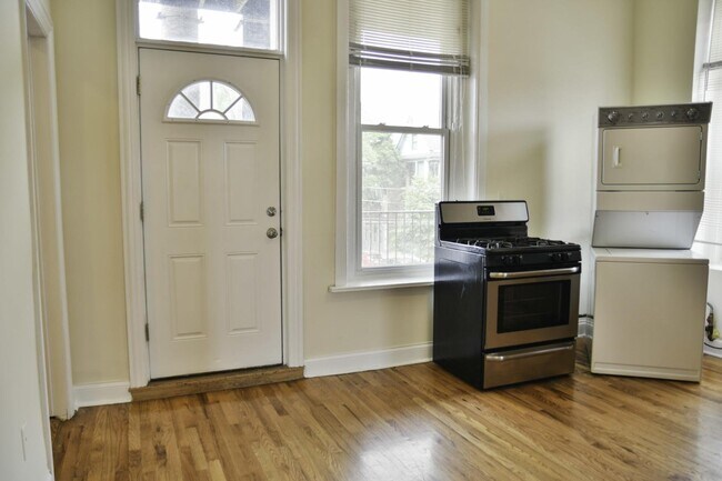 Photo - 3356 N Sheffield Ave Unidad 2E