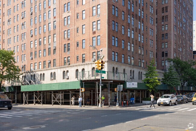 Photo - London Terrace Towers