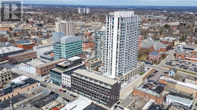 Photo - 55 Duke St W Unité 1705