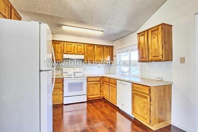 Photo - 3 Bed, 2.5 Baths Home with Family Room and Office in Mt. Vista