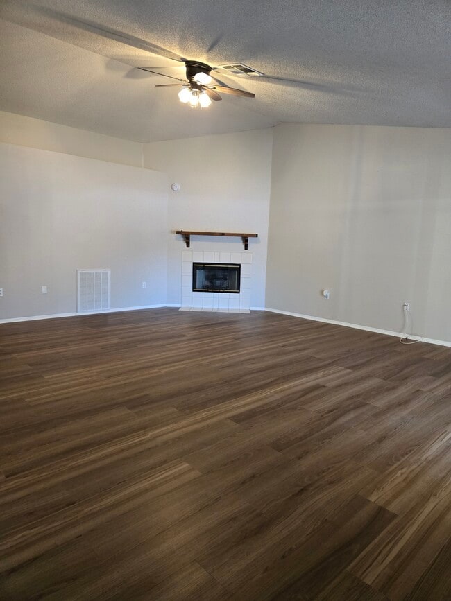 Photo - 3543 Diamond Terrace