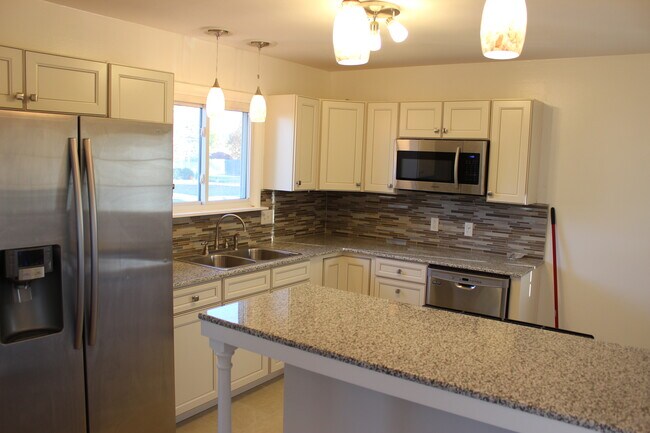 Photo - 772 Southport St