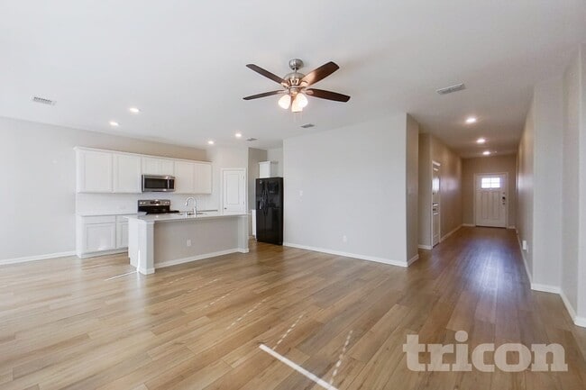 Photo - 440 Walpole Ct