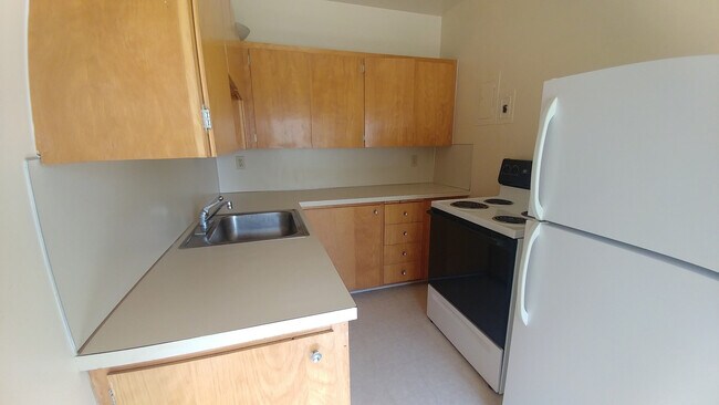 Photo - Hillcrest Apartments