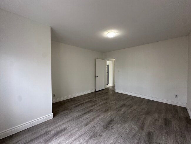 Photo - 2-380 Phillip Murray Avenue Oshawa Ontario L1J 1H3 Unit 2