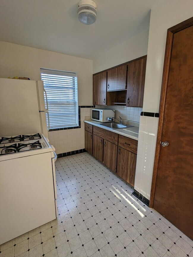 Photo - 5301 Jamieson Ave Unit b