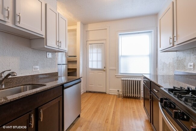 Photo - 2922 N Albany Ave Unit 2E