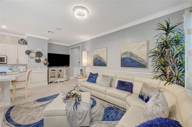 Photo - 762 Praire Plume St