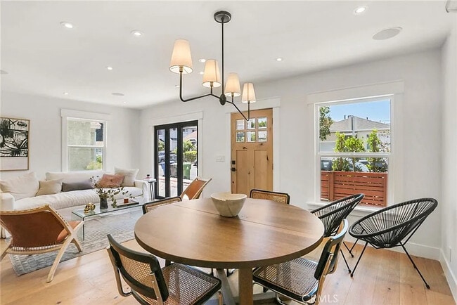 Photo - 3816 Goldwyn Terrace