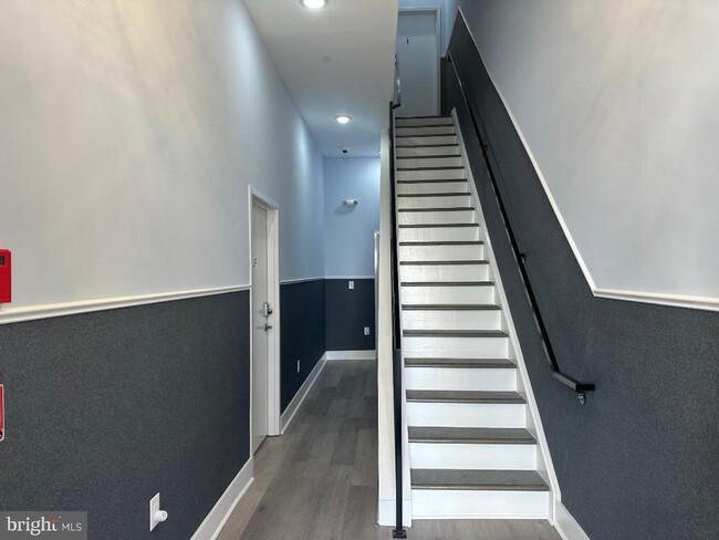Building Photo - 1716 W Oxford St Rental