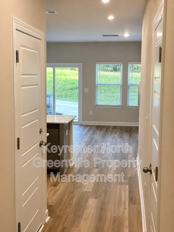 Photo - 867 Ernest Ln