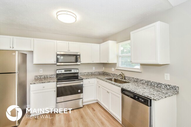 144 Hamlet Ct