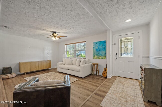 Photo - 2504 Liberty Ln