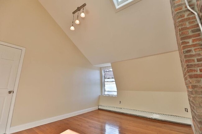 Photo - 82 Bremen St Unidad 2 Rental