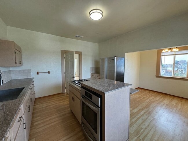 Photo - 111 W Hawthorne St Unit # 1