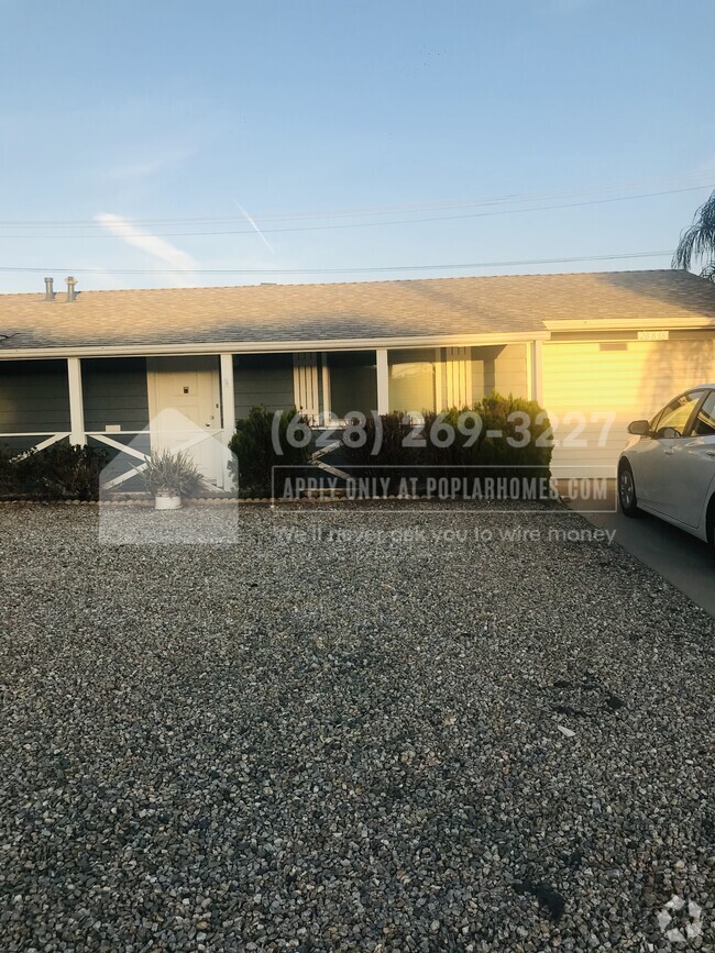 Building Photo - 28838 Murrieta Rd Rental