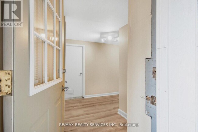 Photo - 185 Burlington St