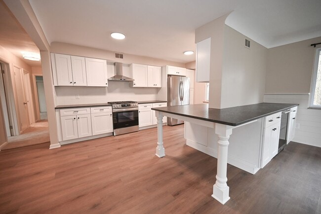 Photo - 7011 Stadium Dr Unidad #1