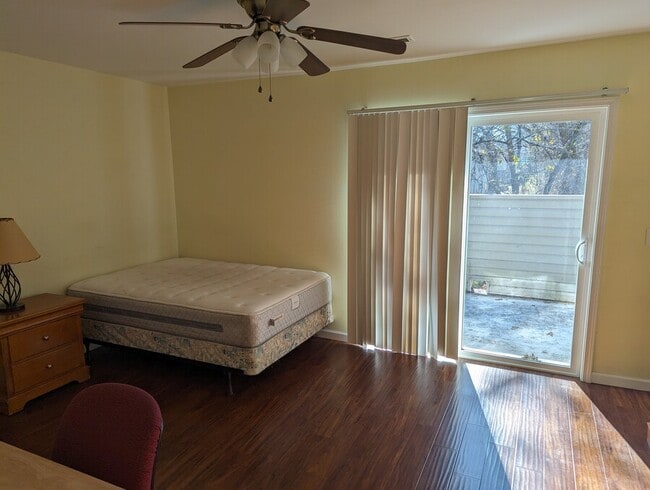 Photo - 835 W Lawson St
