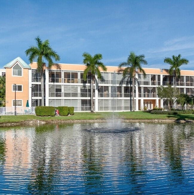 Building Photo - 85 Gulfstream Rd Unit 305