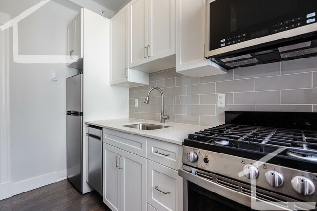 Photo - Avl 6/1- Renovated 2BR on Park Drive w/d in unit!