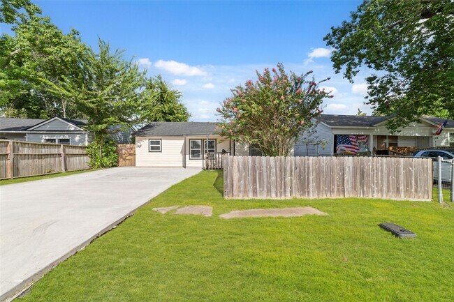 Photo - 7125 Conley St