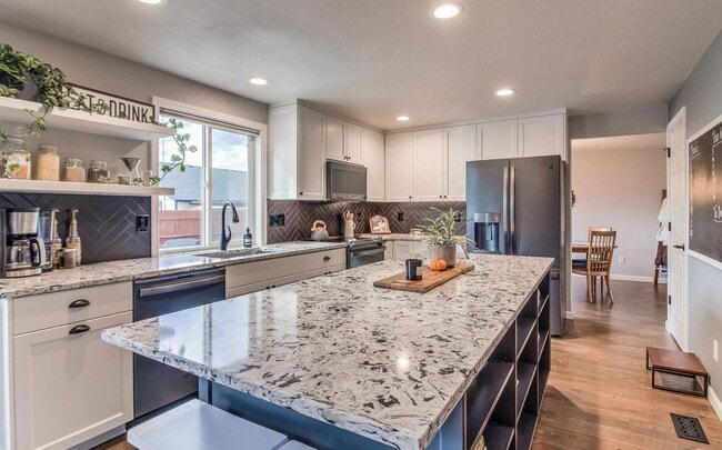 Photo - Elegant Remodeled Home in Moxee