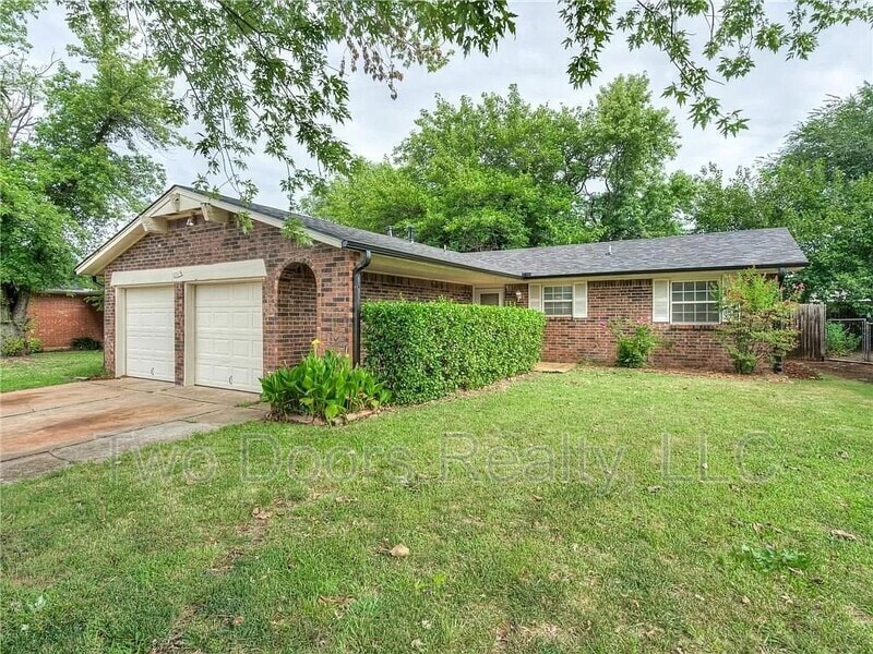 Photo - 801 Robin Hill Road