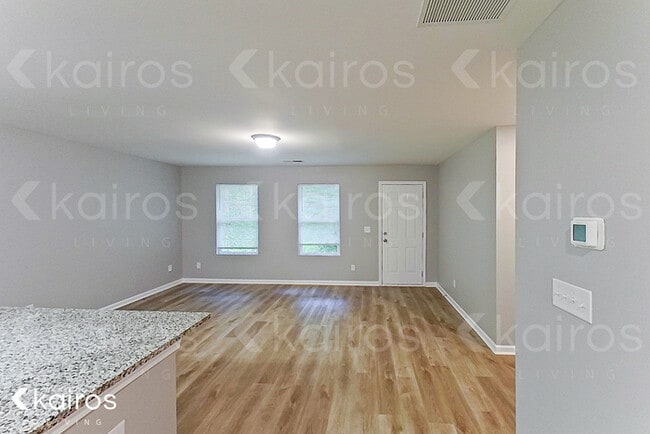 Photo - 236 Fox Chase Wy