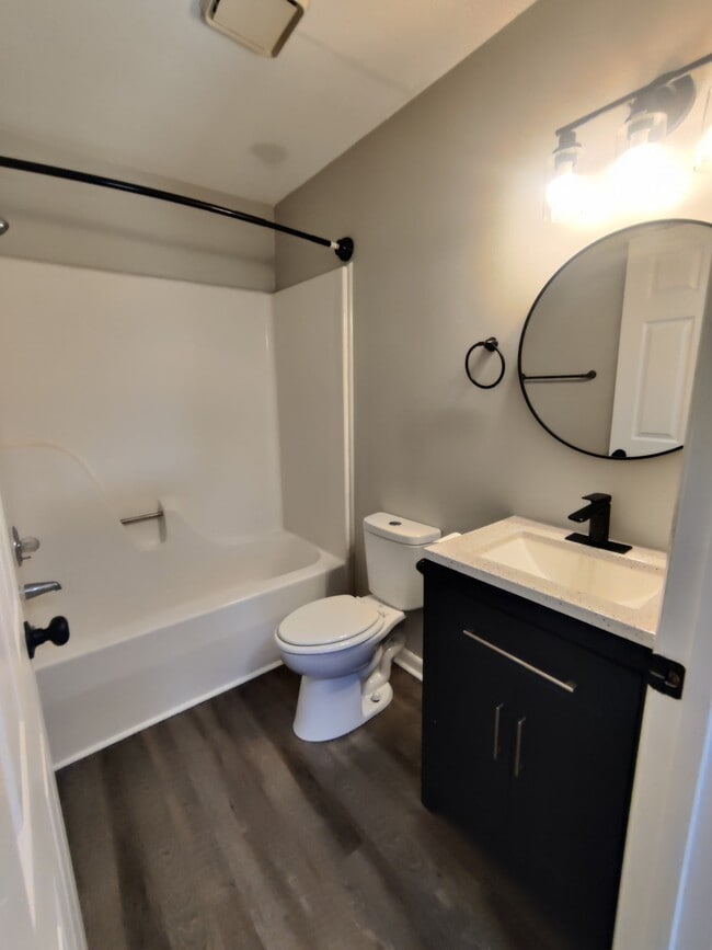 Photo - 706 Roberta Dr