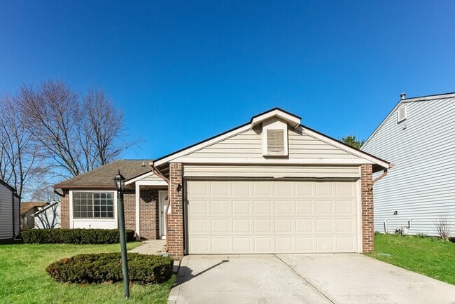 Building Photo - 4132 Luxembourg Cir E