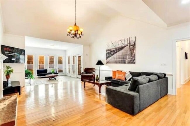 Photo - 1408 Aramore Dr SE