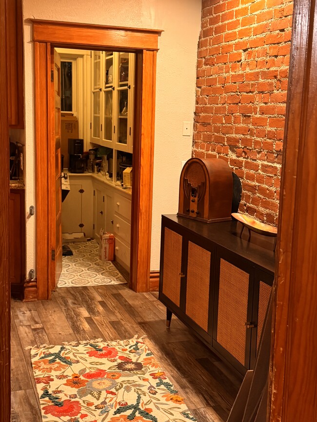 Photo - 2415 Vine St