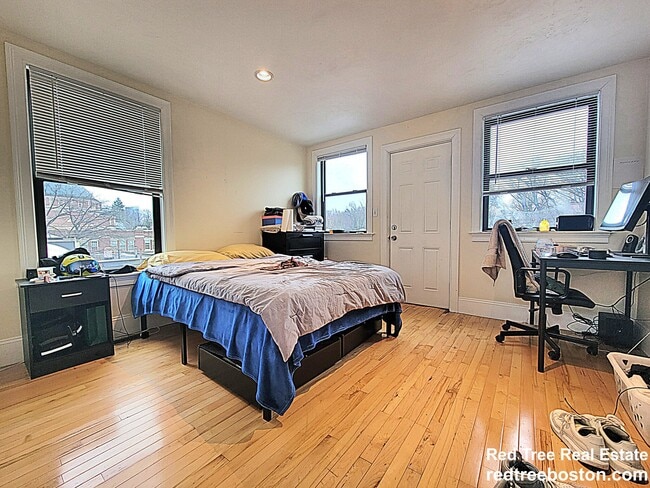 Photo - 1203 Beacon St Unit 5