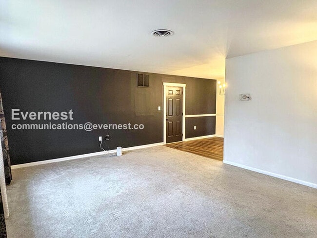 Photo - 9 Country Club Dr