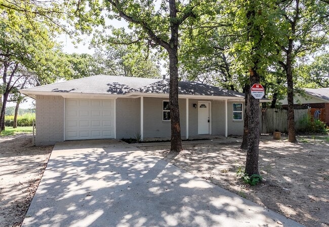 Photo - 840 Red Oak Ct