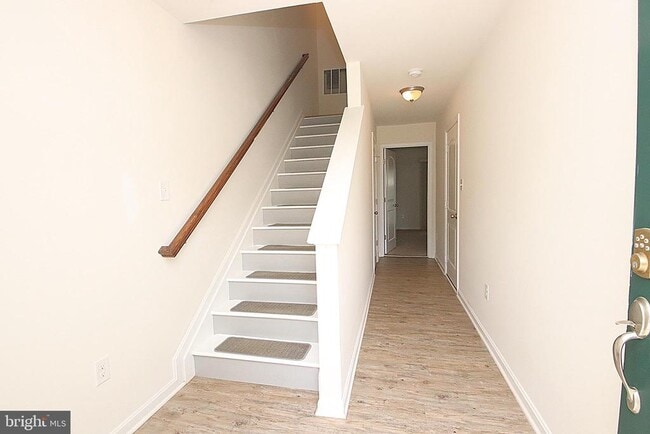 Photo - 185 Magellan Dr