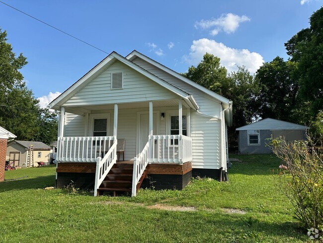 Building Photo - Charming 2-Bedroom Home for Rent in Burlin...