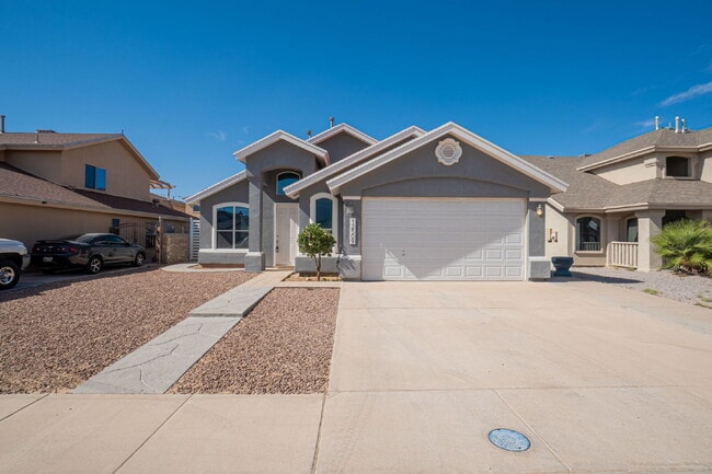 Building Photo - "Charming 4-Bed Oasis with 3 Full Baths on Twin Leaf Drive in El Paso, TX!"