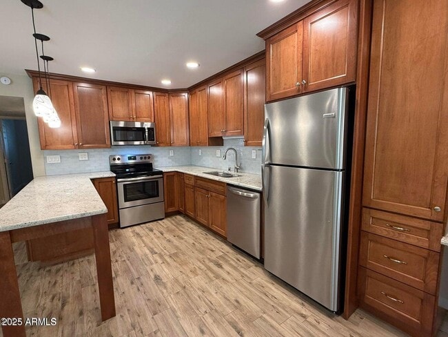 Building Photo - 5525 E Thomas Rd Unit C2 Rental