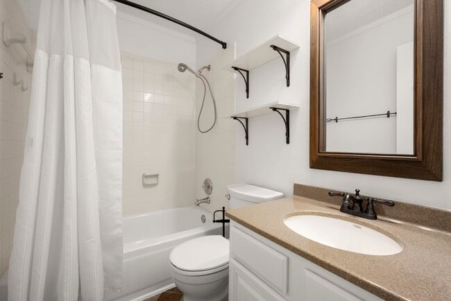 Photo - 16014 Lakestone Dr
