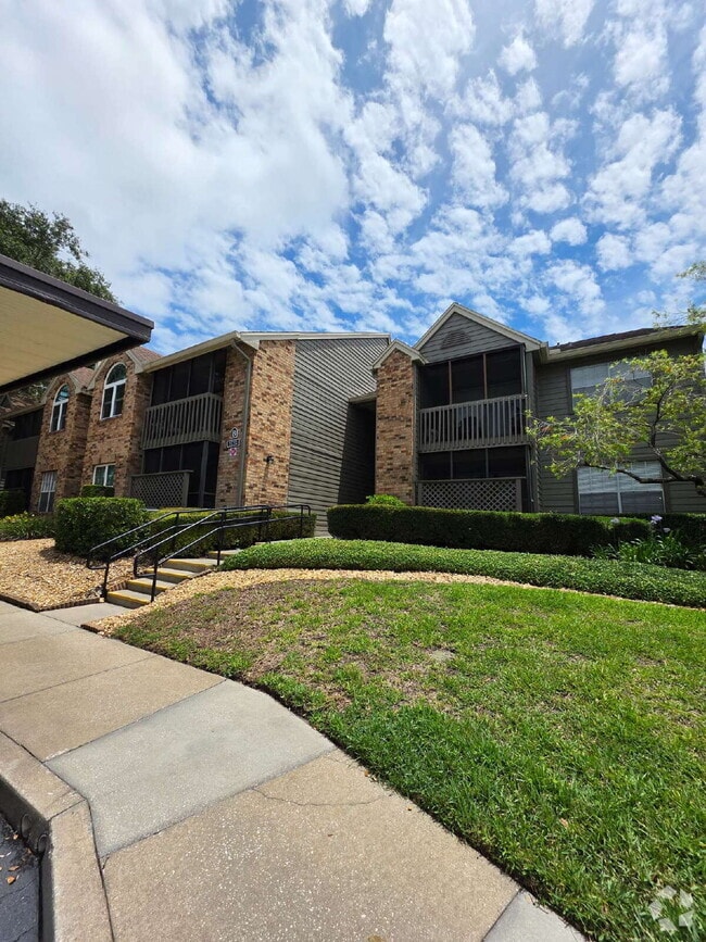 Building Photo - 1 bedroom condo in Clearwater Unit #B107